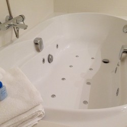 22-hotel-valencia-sercotel-ciscar-bano